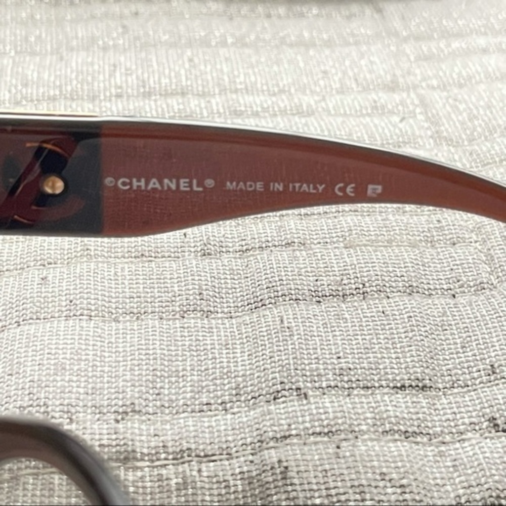 CHANEL Vintage THE 1999 Sunglasses - Picture 8 of 16